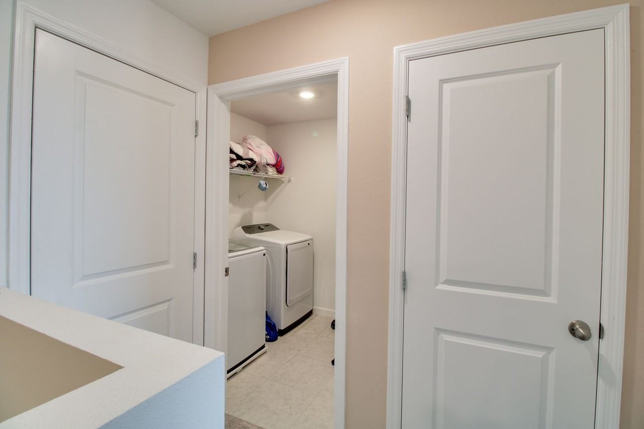 8732 Sportsman Loop - Photo 5 of 21