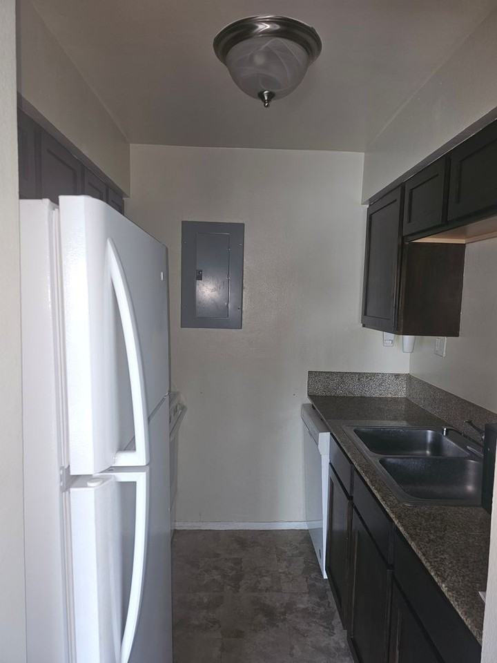 3065 George Mason Ave #E4B - Photo 2 of 12