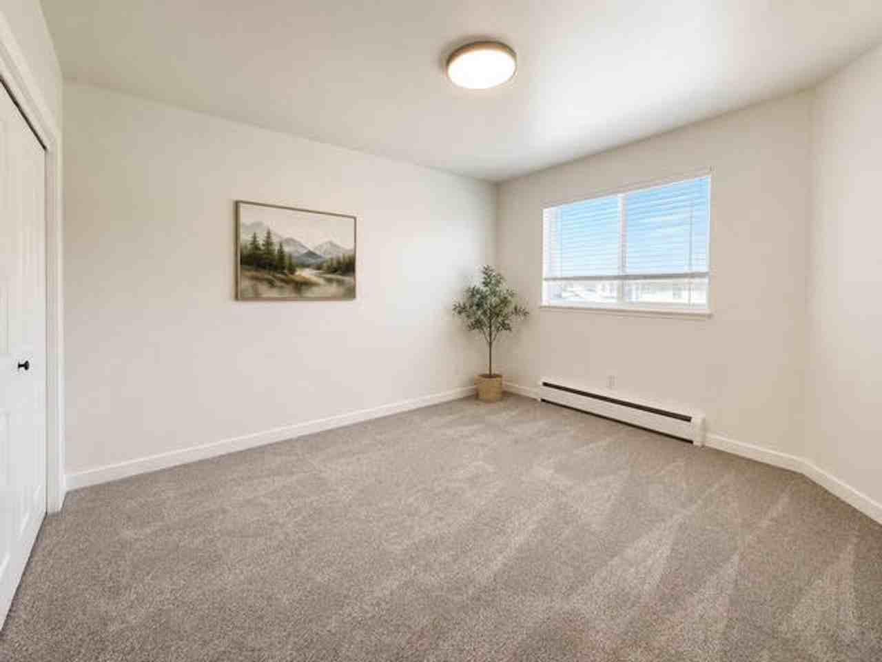 427 Michael Grove Ave #18 - Photo 5 of 15