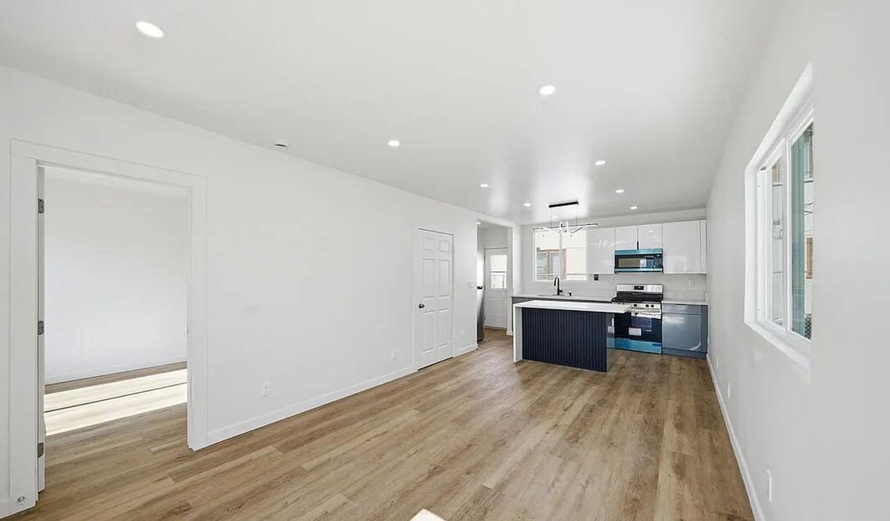 Koreatown Apartments - Photo 4 of 18