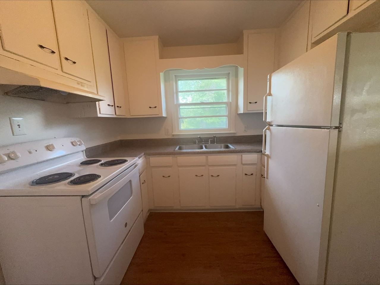 1309 Ardmore Dr - Photo 3 of 7