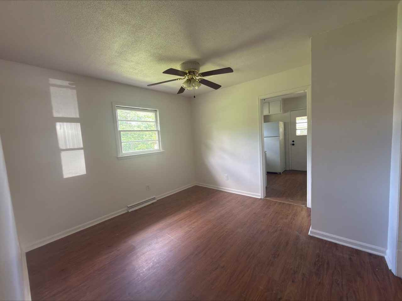1309 Ardmore Dr - Photo 4 of 7