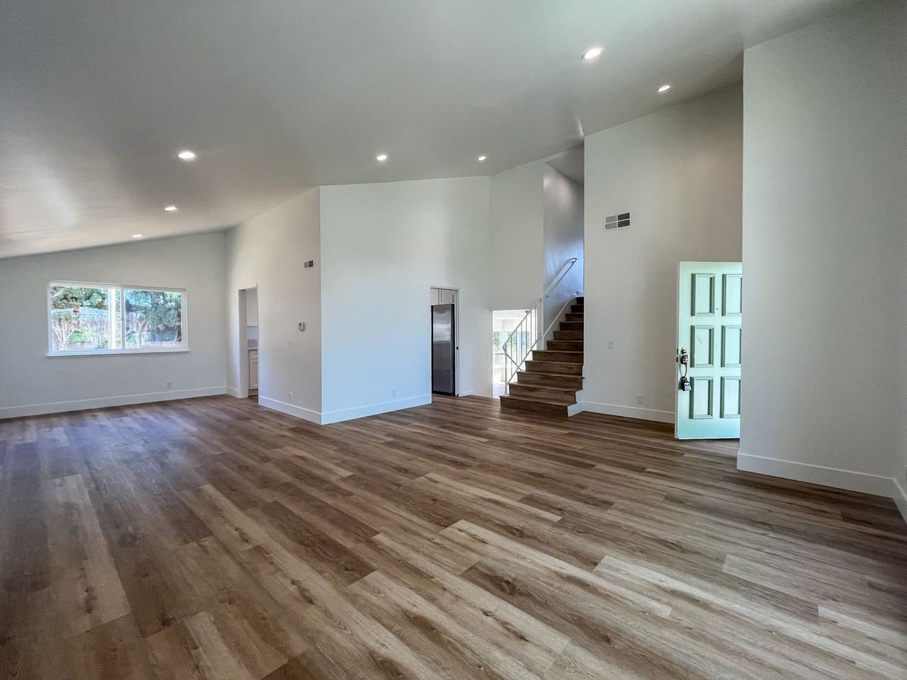 5281 Tattershall Ave - Photo 4 of 40
