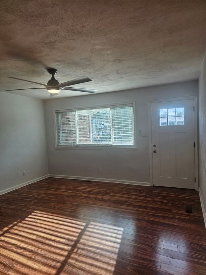 1068 Sharon Dr - Photo 3 of 37