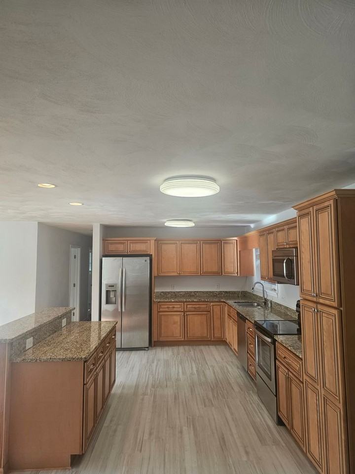 1068 Sharon Dr - Photo 5 of 37