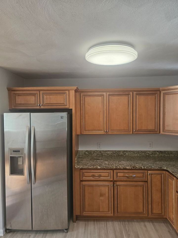 1068 Sharon Dr - Photo 6 of 37
