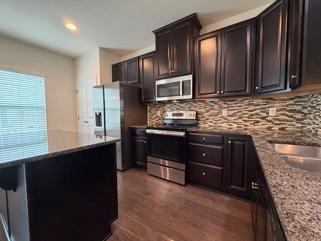 602 Consolvo Pl - Photo 3 of 22