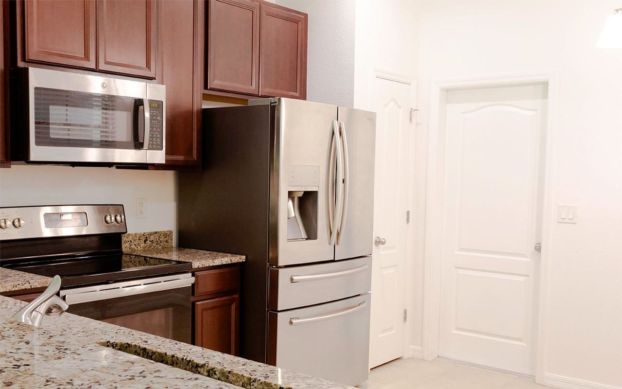 5179 Bay Isle Cir - Photo 3 of 13