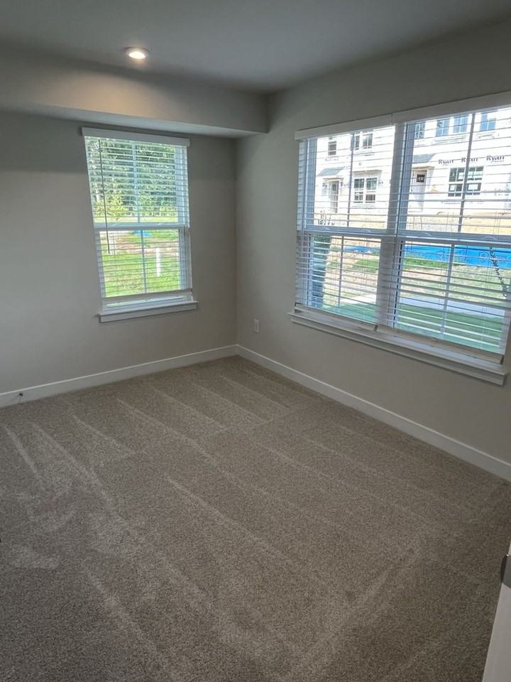 5013 5013 Griers Hill Drive - Photo 5 of 30
