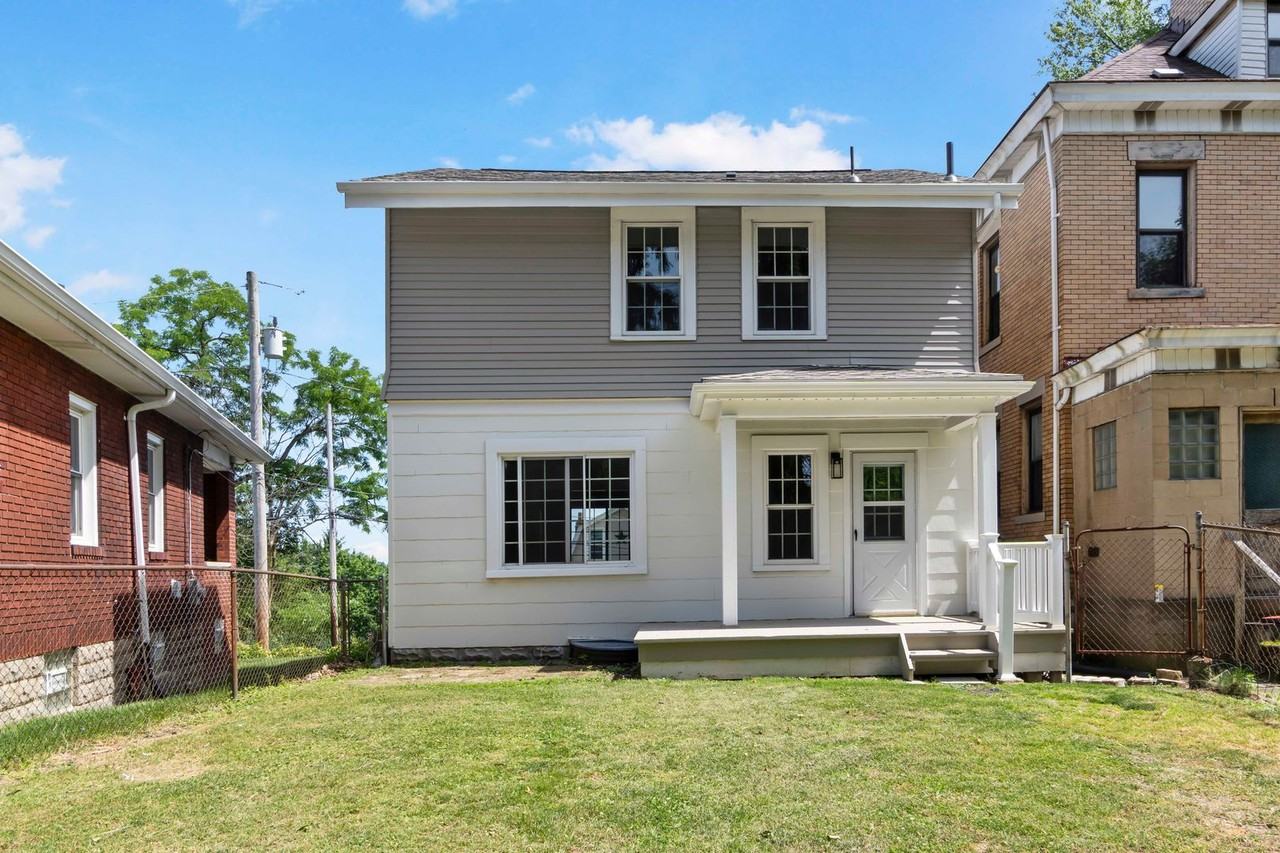 349 Ridgewood Ave - Photo 3 of 31