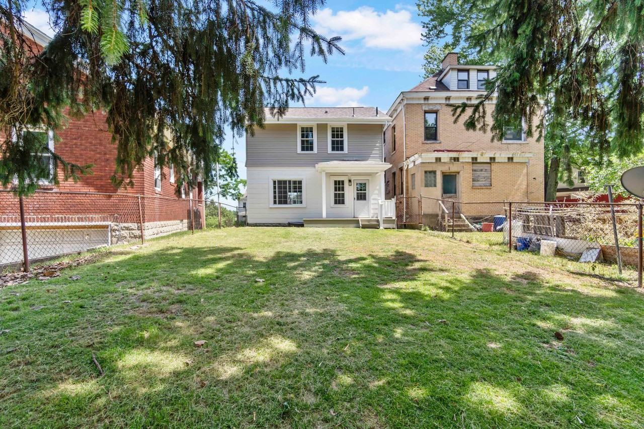 349 Ridgewood Ave - Photo 5 of 31