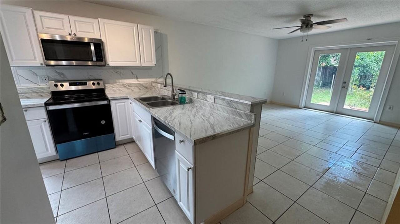14332 Sw 163rd St - Photo 2 of 15