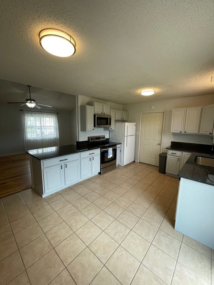 164 Glenwood Dr - Photo 5 of 19
