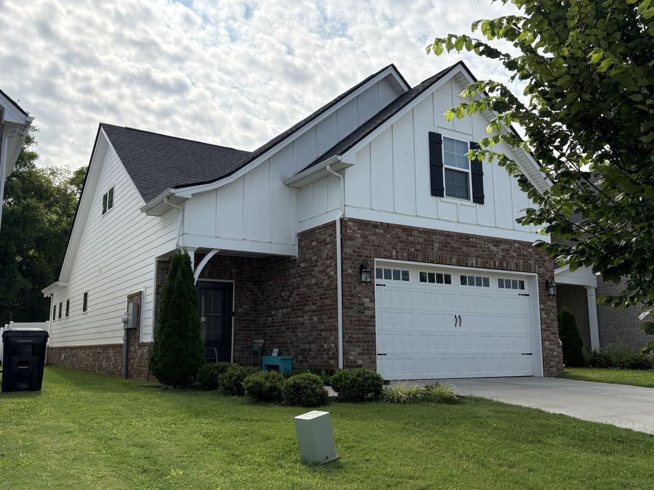 2107 Barringer Ln - Photo 2 of 27