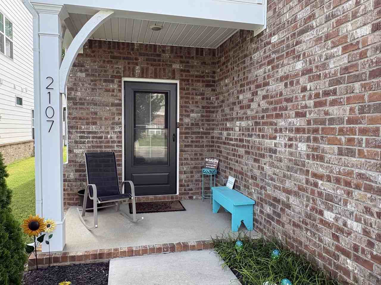 2107 Barringer Ln - Photo 4 of 27