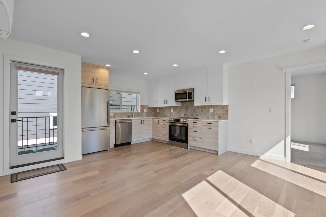 8332 26th Ave Nw - Photo 7 of 29