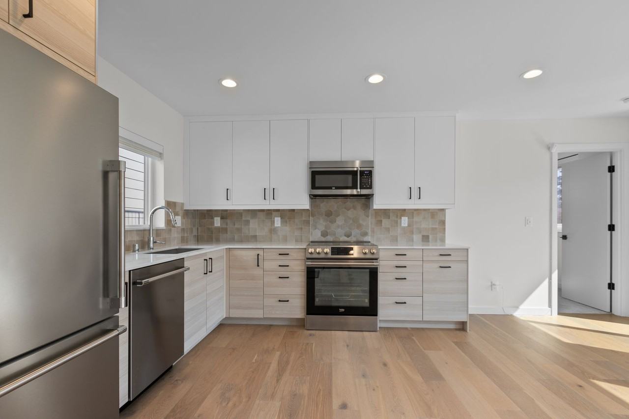 8332 26th Ave Nw - Photo 6 of 29