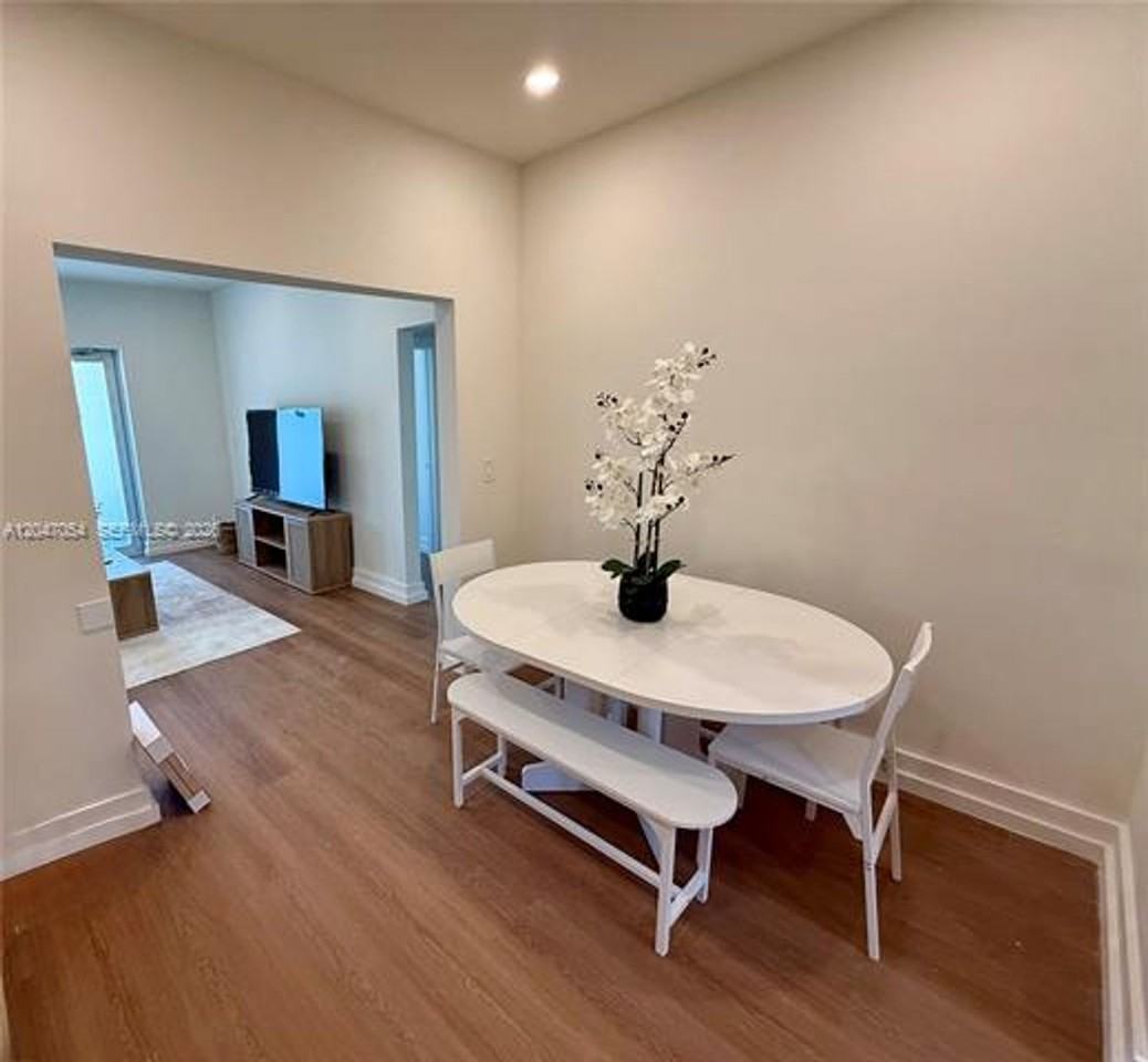 1535 1535 West Ave cu-4 #4 - Photo 7 of 25