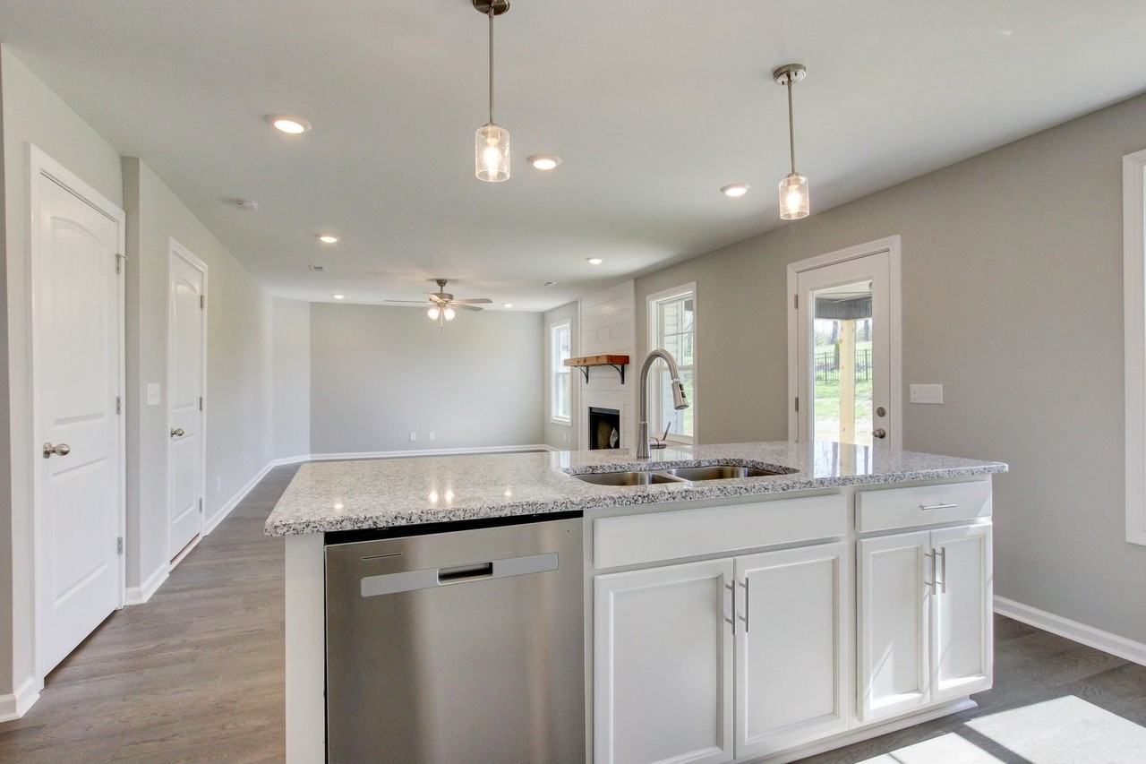 818 Limestone Way - Photo 5 of 30