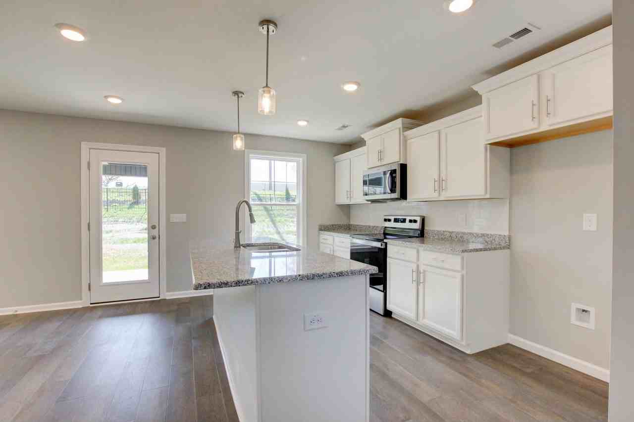 818 Limestone Way - Photo 7 of 30