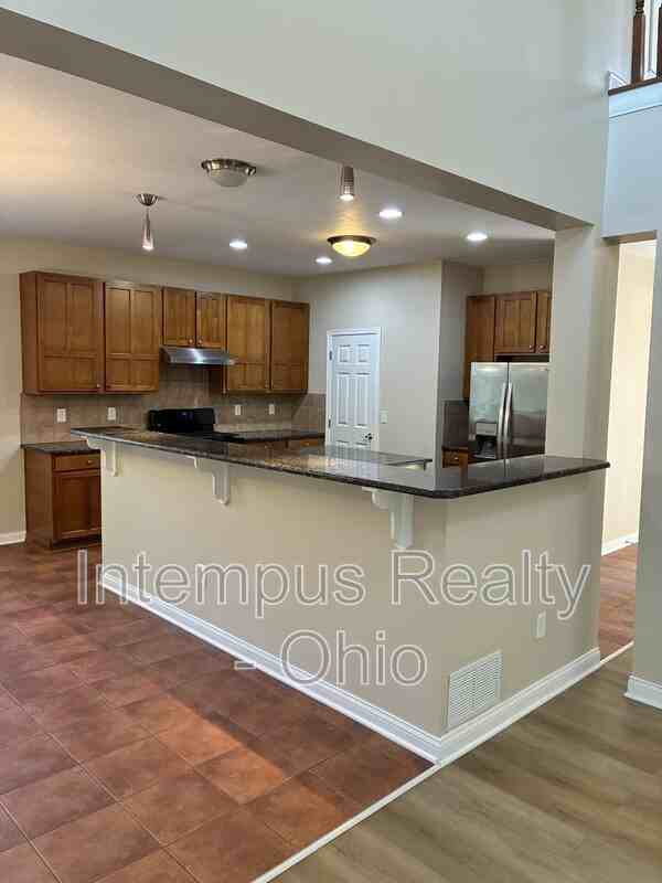 7737 Tree Lake Blvd - Photo 4 of 25