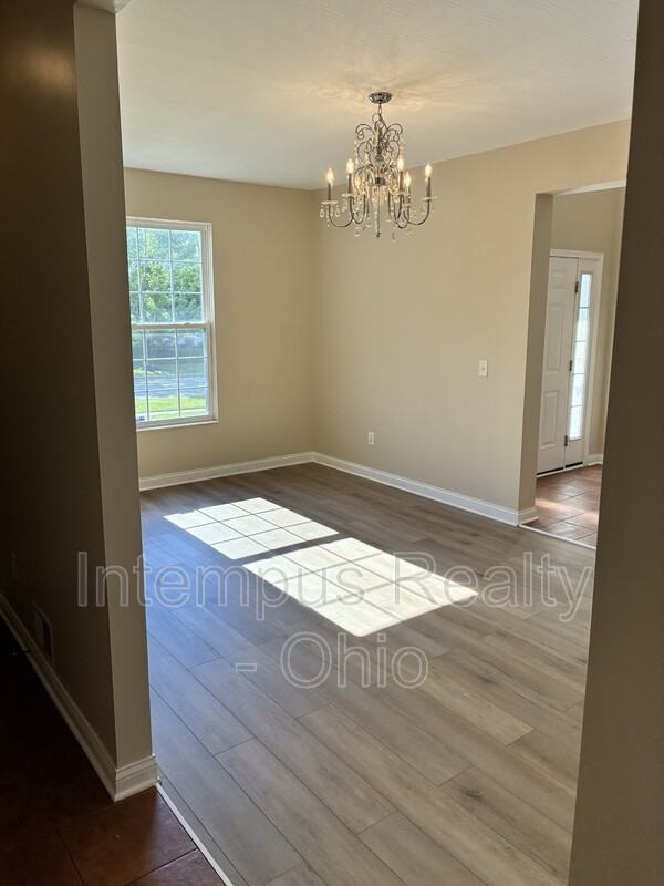 7737 Tree Lake Blvd - Photo 6 of 25