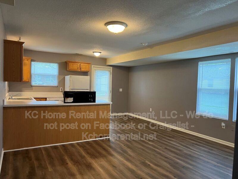 1003 S Hocker Ave - Photo 4 of 23