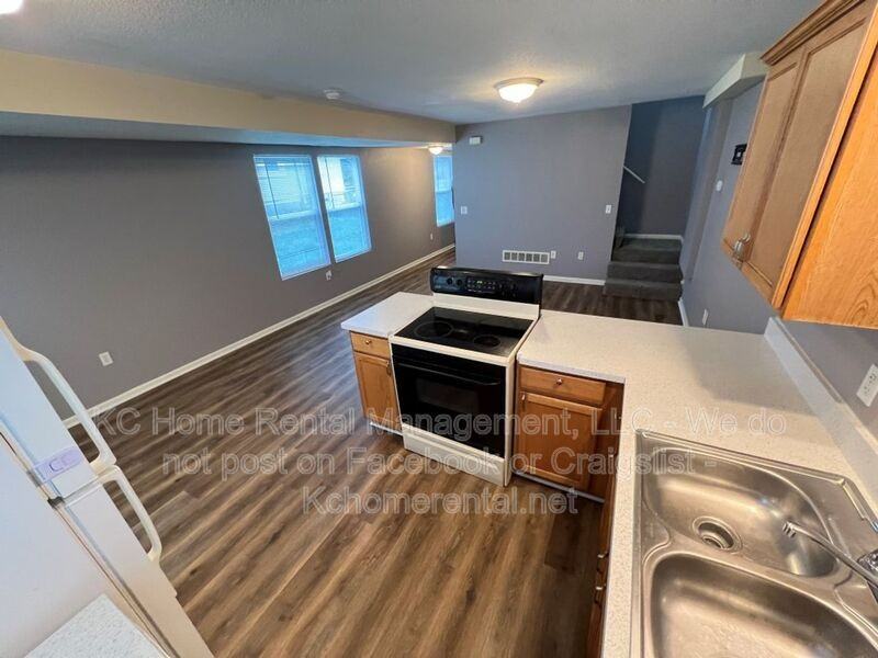 1003 S Hocker Ave - Photo 6 of 23