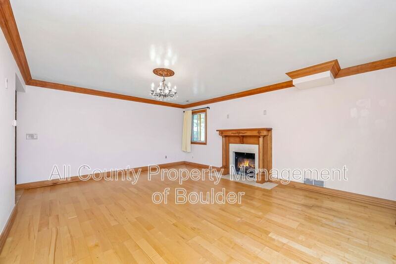 600 Manhattan Dr #13A - Photo 5 of 22