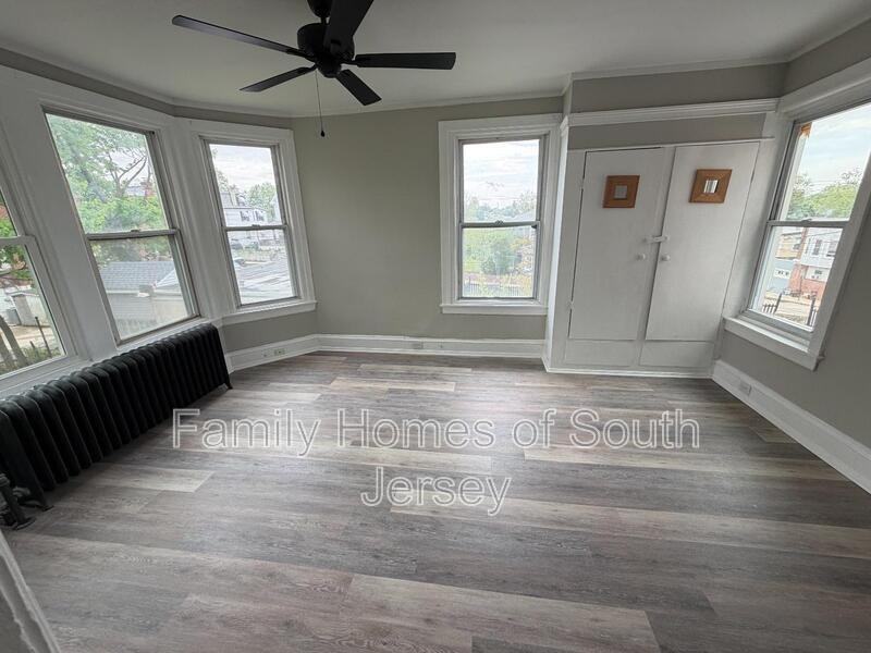 106 N 9th St #2 - Photo 2 of 6