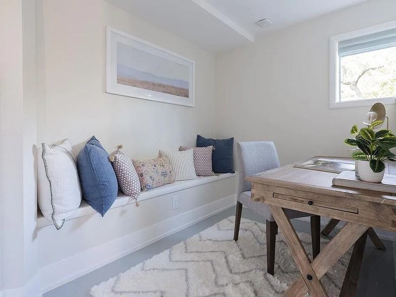 220 Winding Way - Photo 2 of 17