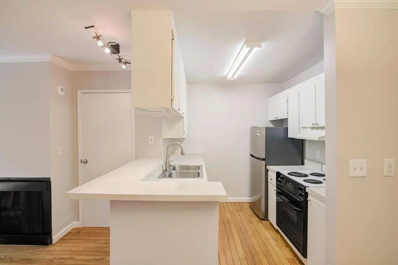 355 Half Moon Ln #2 - Photo 3 of 13