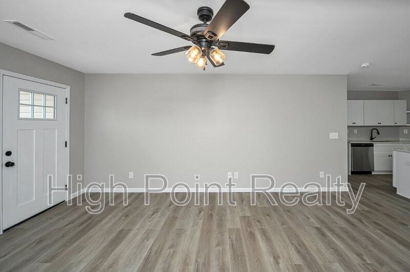 85 Smith Glen Dr - Photo 3 of 49