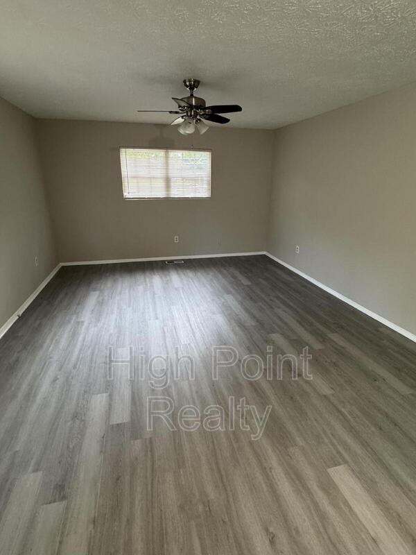 311 Coleman Ln - Photo 3 of 15