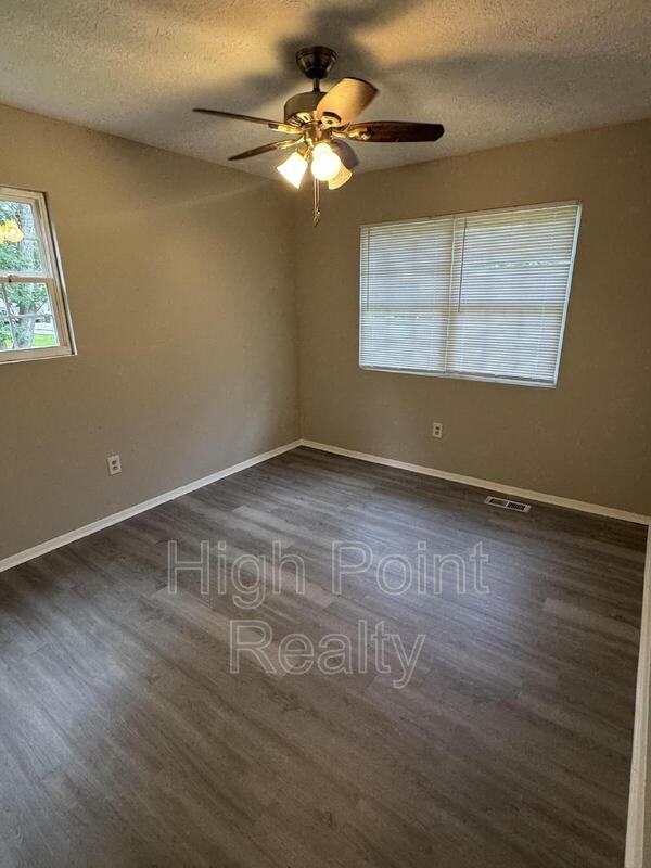 311 Coleman Ln - Photo 4 of 15