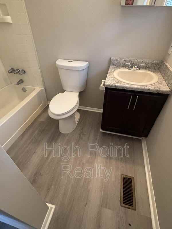 311 Coleman Ln - Photo 7 of 15