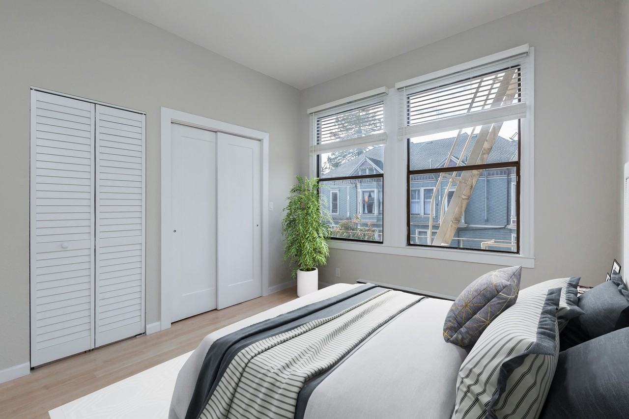Oak Shrader Apartments - Photo 7 of 18