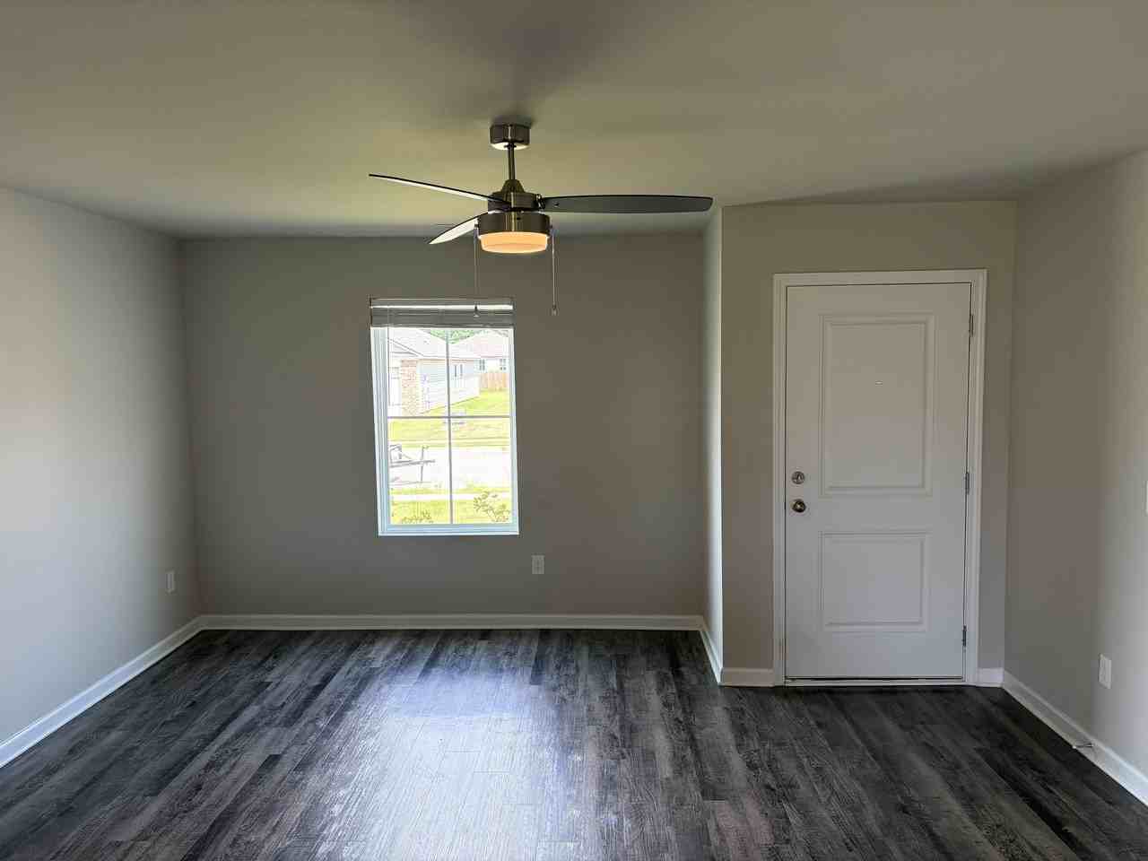 4020 Ryan Dr Sw #1 - Photo 4 of 13