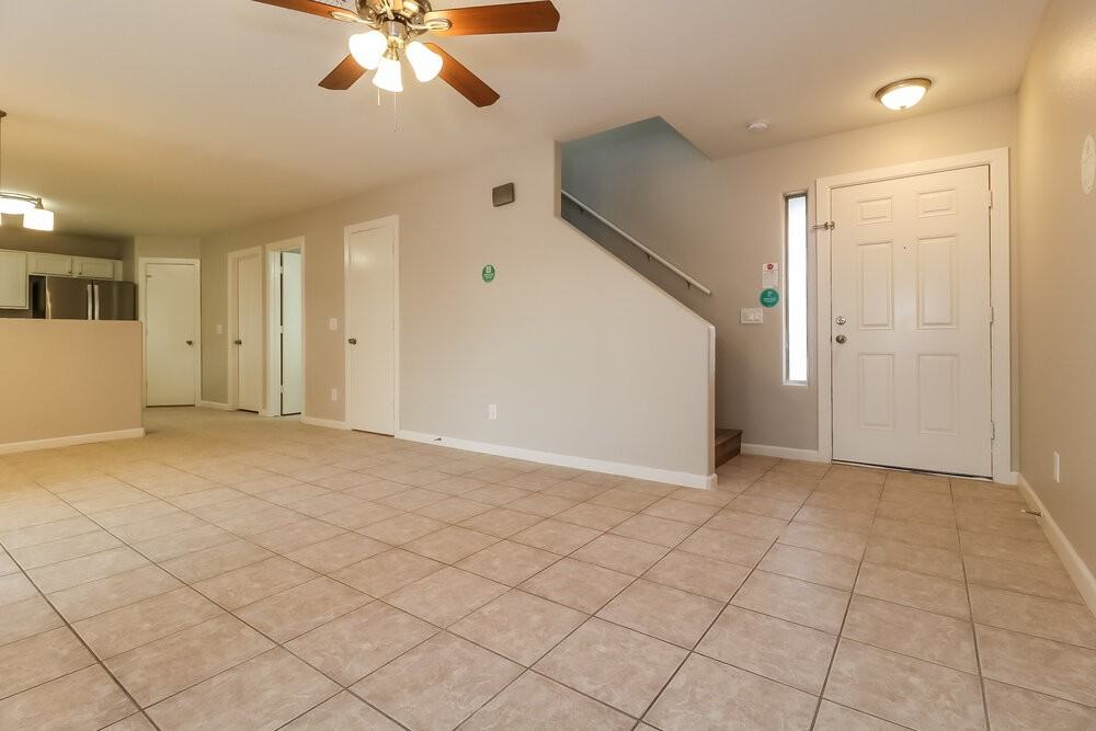 12329 W Windrose Dr - Photo 5 of 17