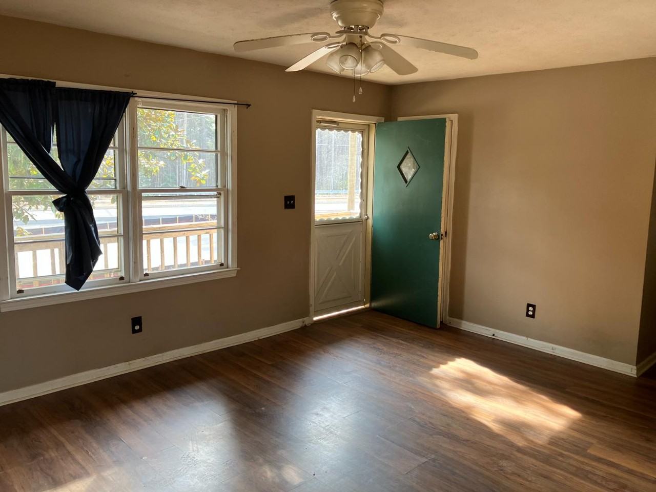 8475 Lee Rd - Photo 3 of 6