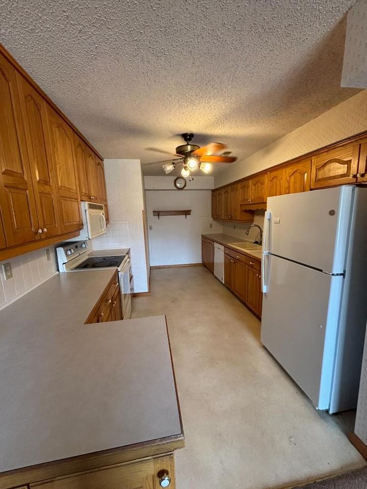 3200 W 22nd St - Photo 5 of 20