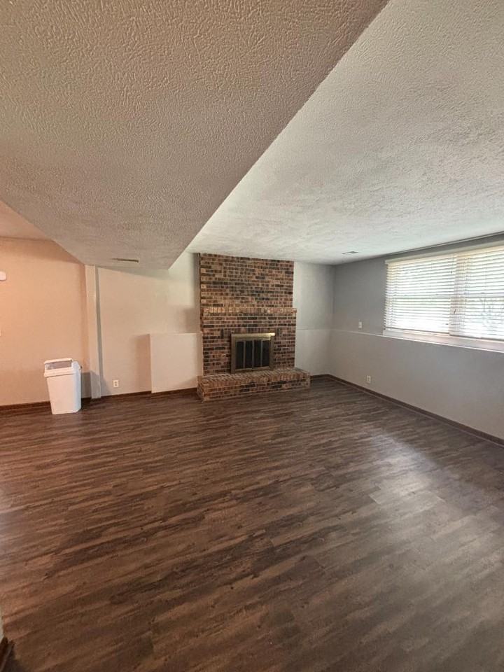 3202 W 22nd St - Photo 5 of 19
