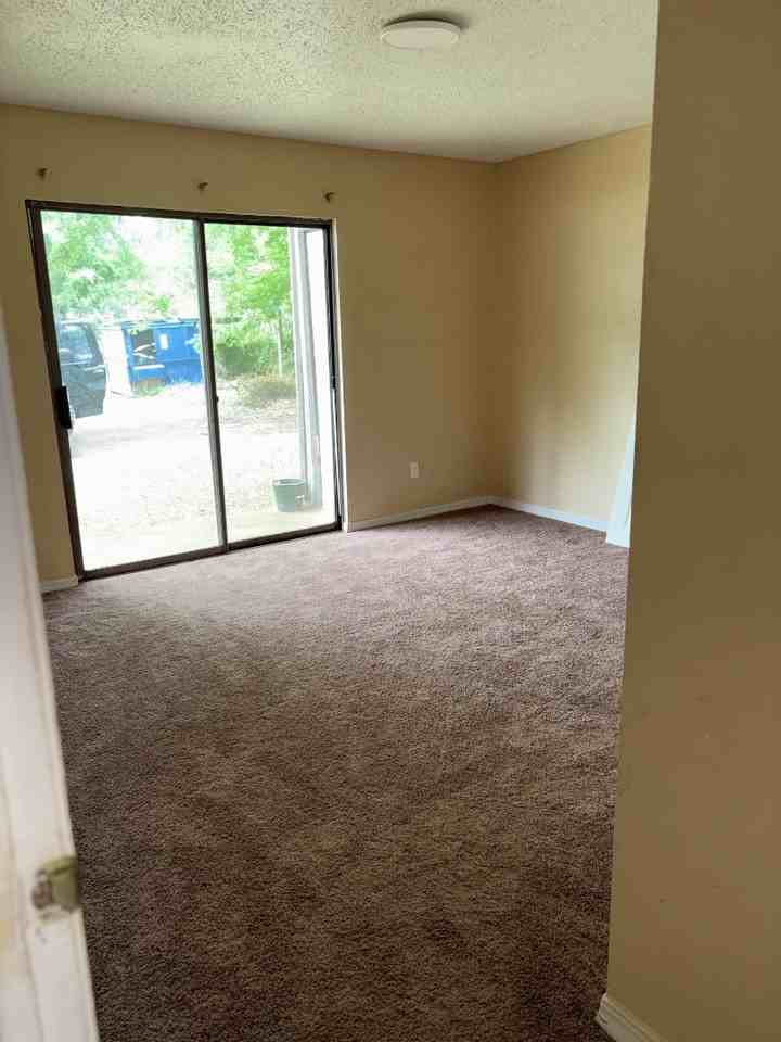 1908 Meadowgreen Dr - Photo 2 of 10