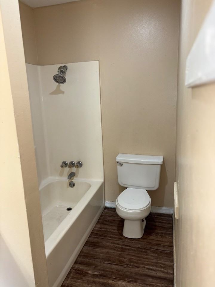 1908 Meadowgreen Dr - Photo 3 of 10