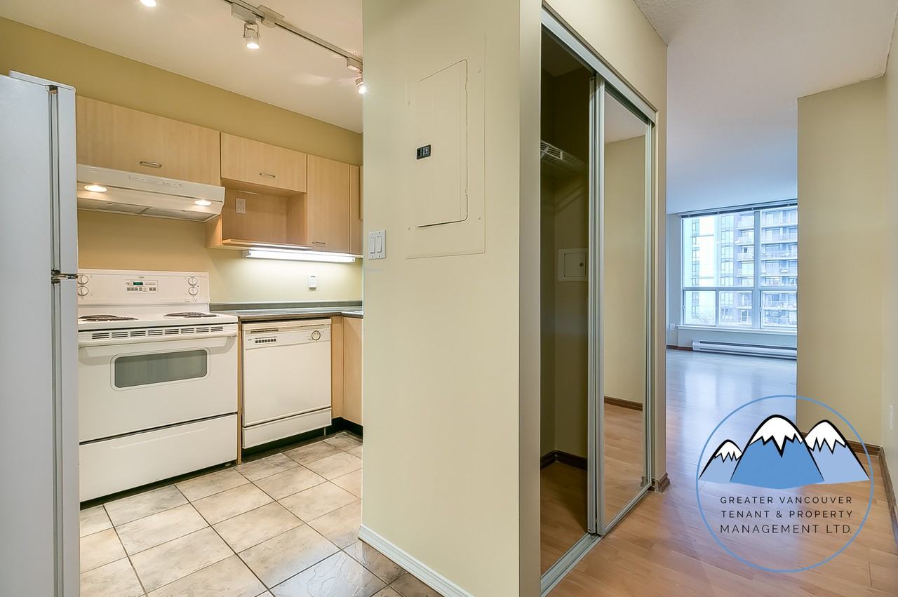 1148 Heffley Cres - Photo 4 of 15