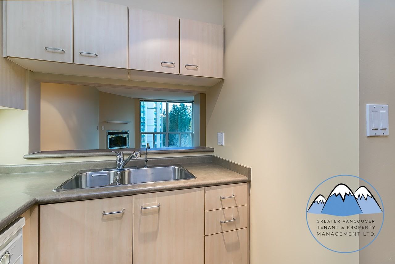 1148 Heffley Cres - Photo 5 of 15