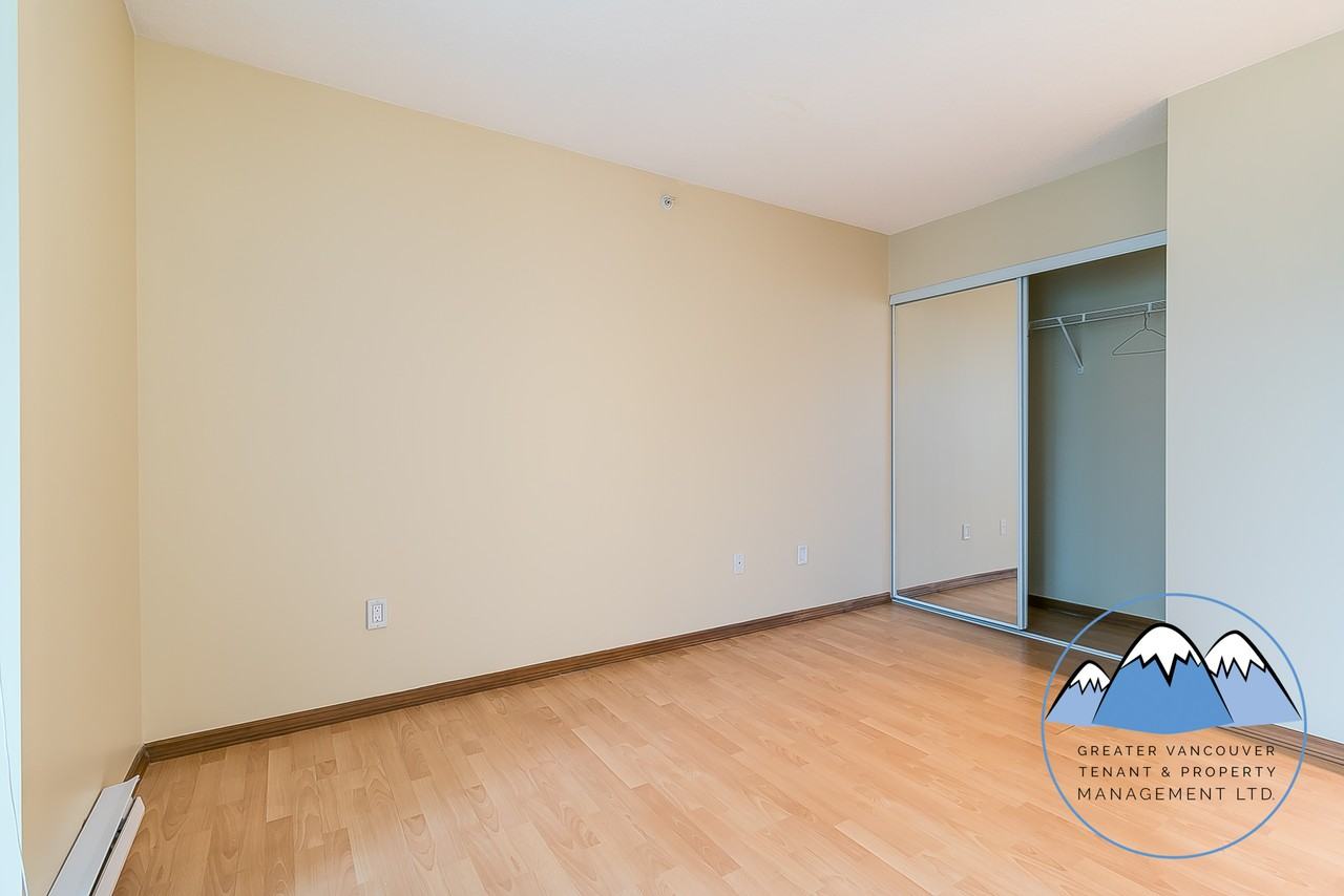 1148 Heffley Cres - Photo 7 of 15