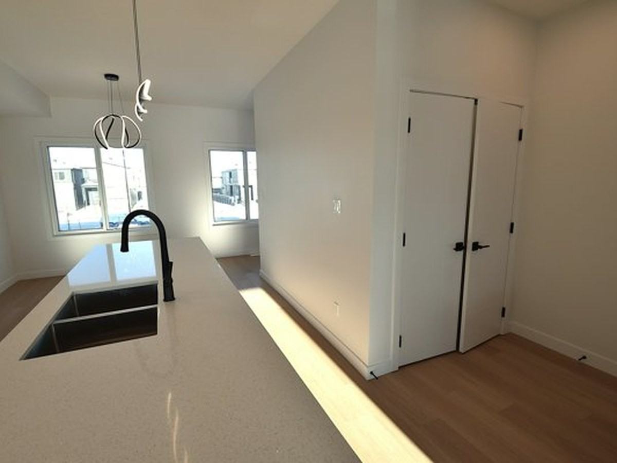 15864 28 Ave Sw - Photo 5 of 42