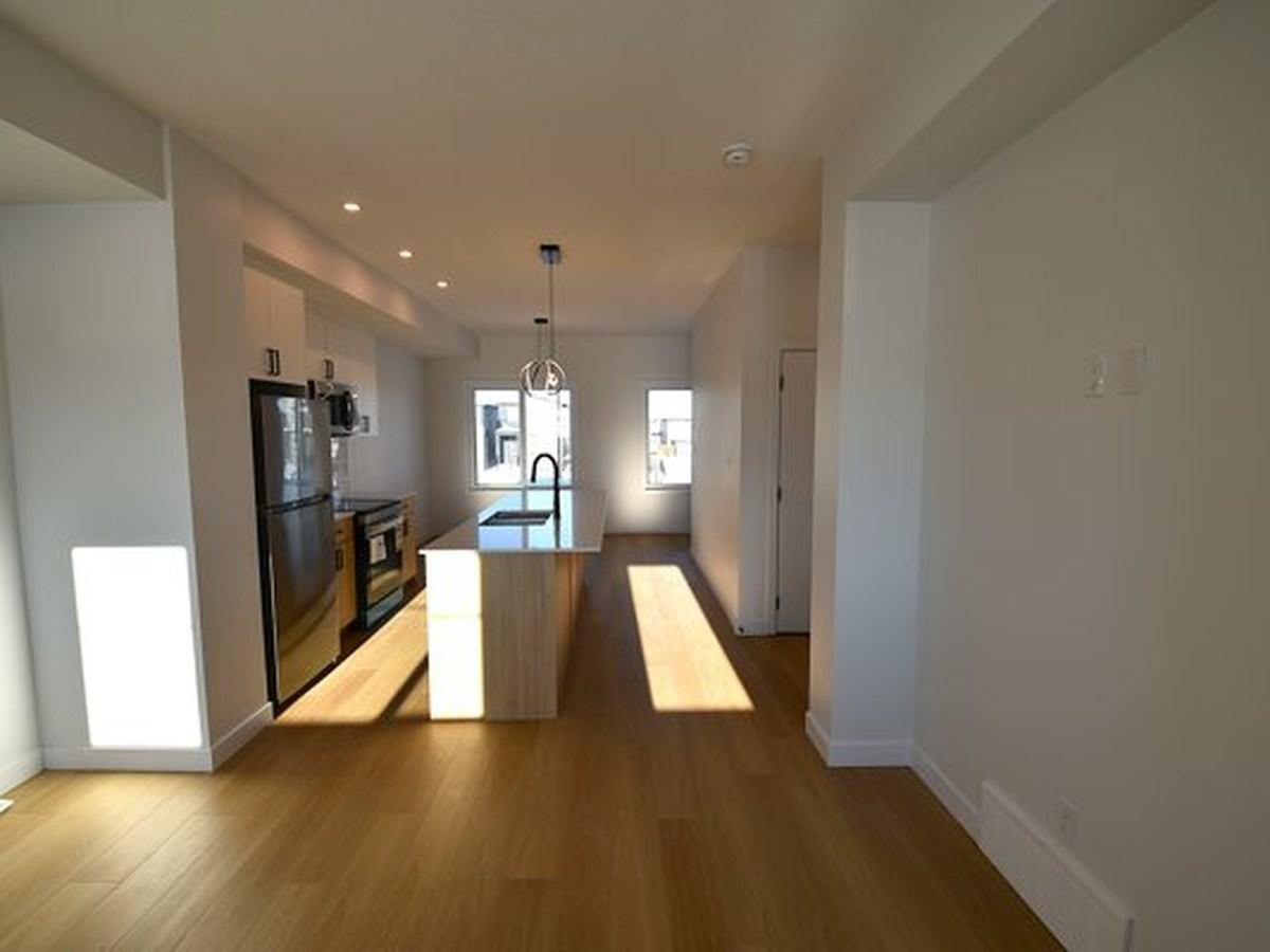 15864 28 Ave Sw - Photo 7 of 42