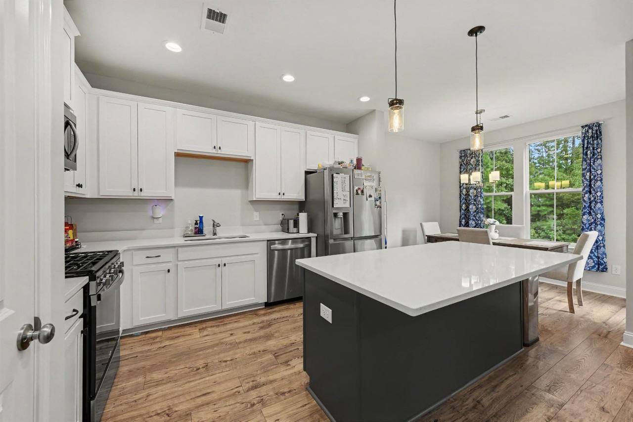 341 Chapman Cir - Photo 6 of 11